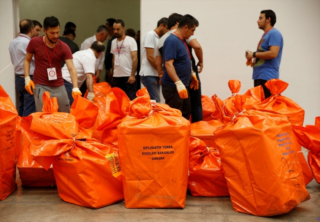 Yurt dışından gelen oylar tasnif edildi